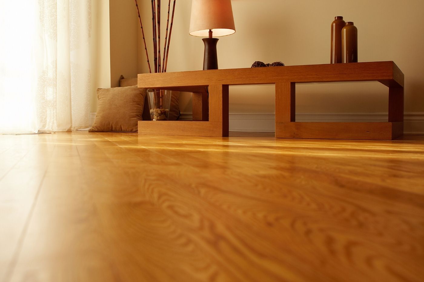 Sàn gỗ PVC (hay còn gọi là sàn vinyl) thực chất là sàn nhựa giả gỗ