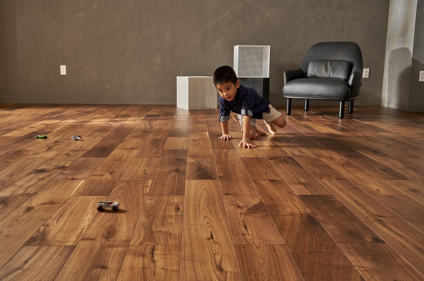 Sàn gỗ nào tốt, dùng được bao lâu? Nên chọn sàn gỗ màu nào đẹp?