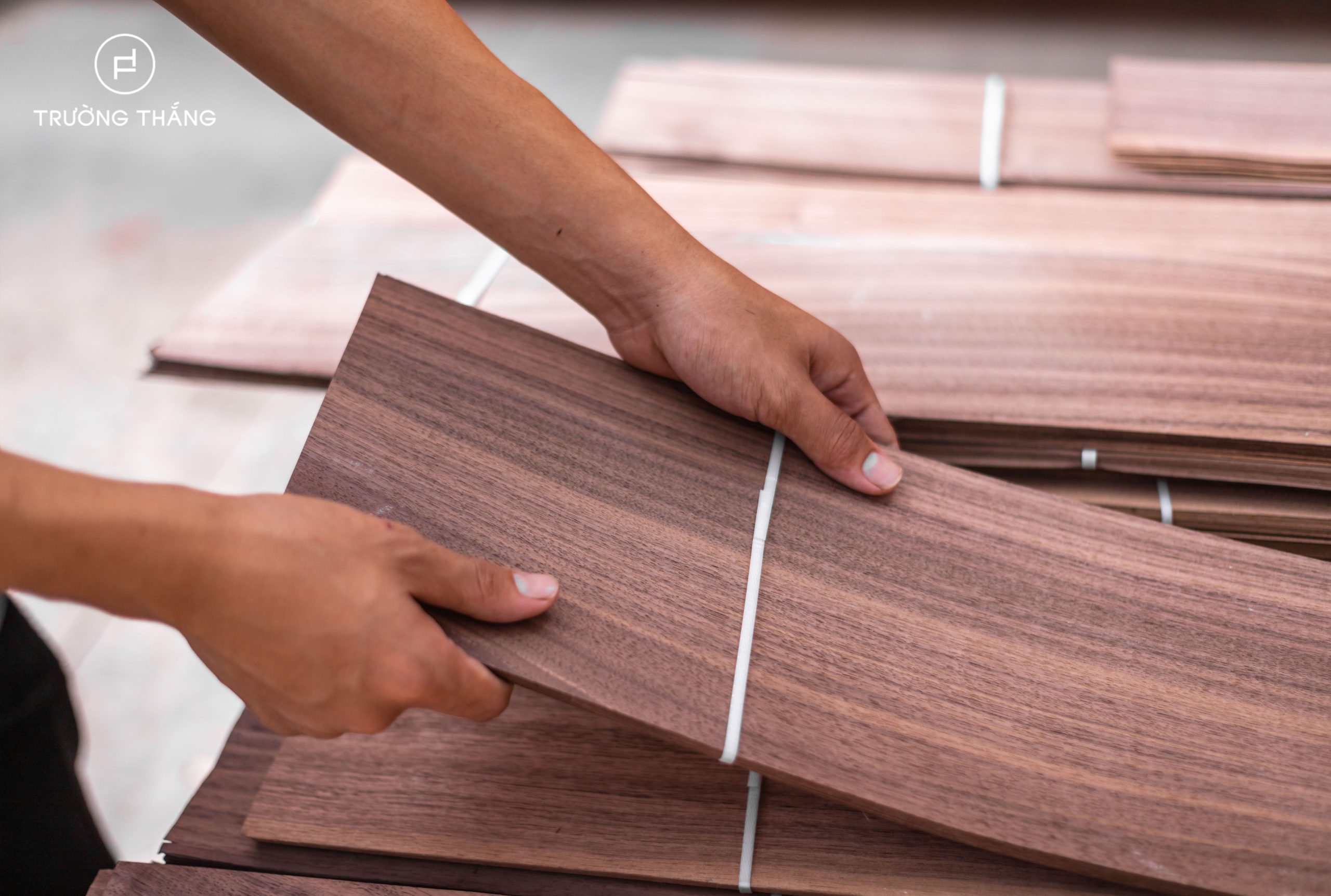 veneer-tu-nhien-truong-thang