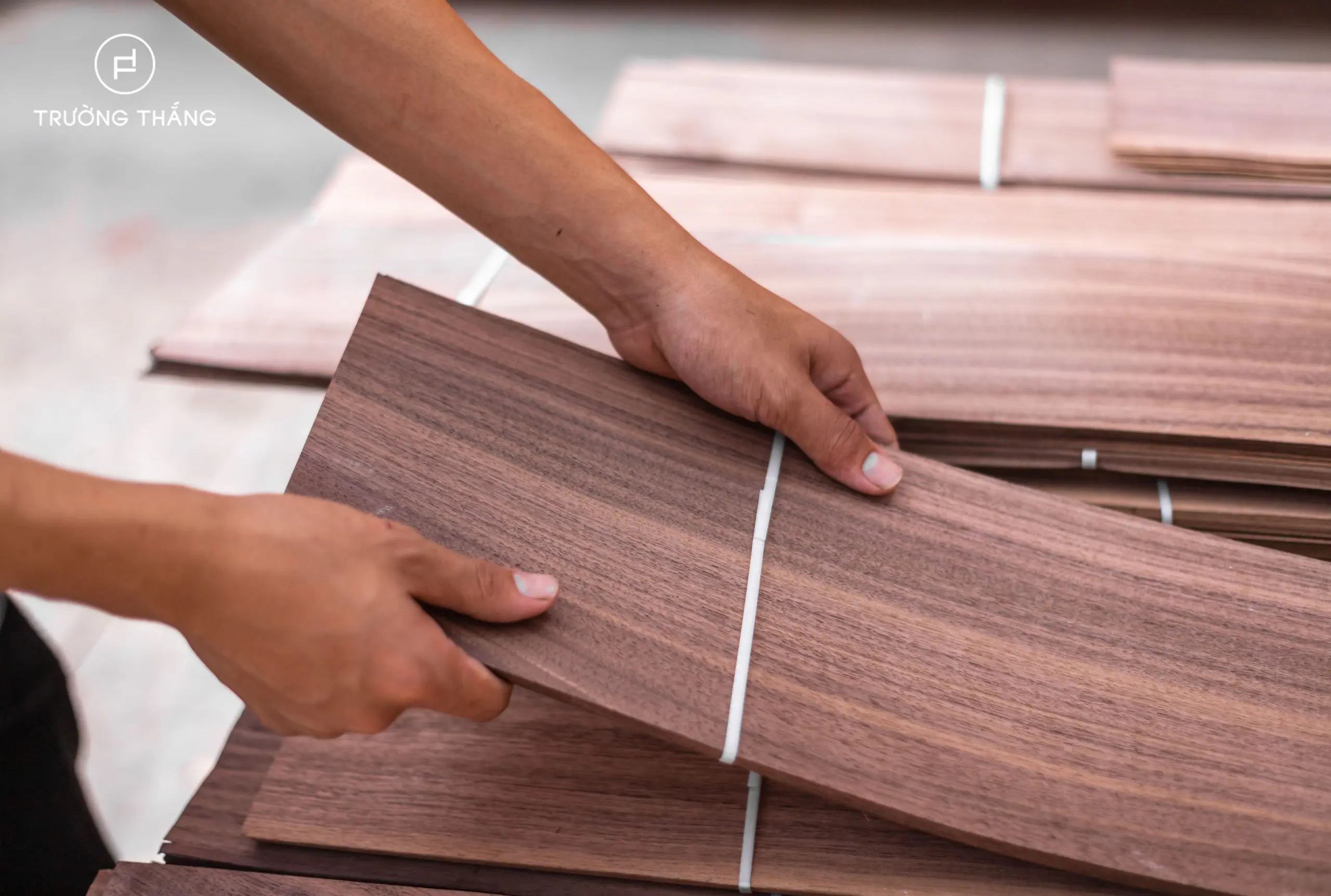 veneer-tu-nhien-truong-thang