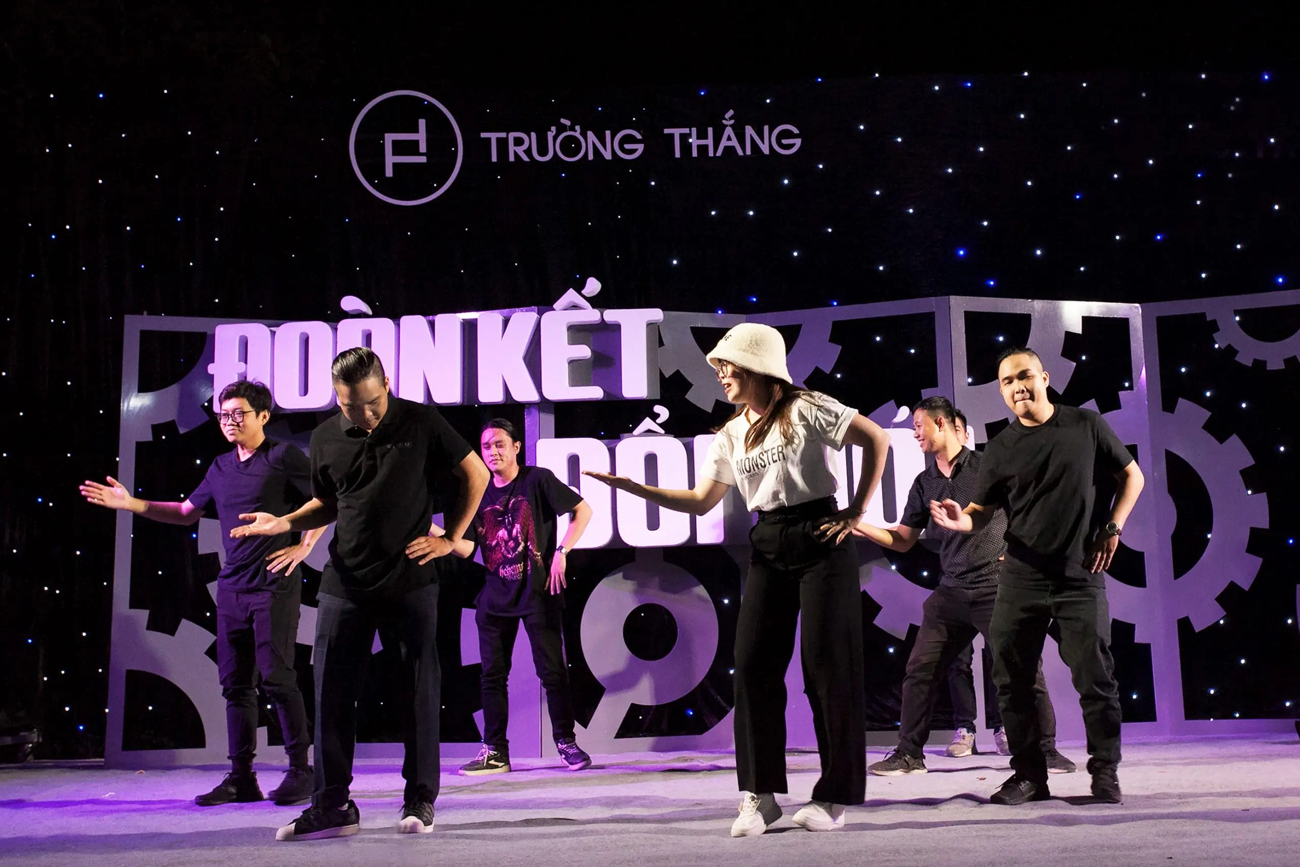 tiec-tat-nien-2022-truong-thang