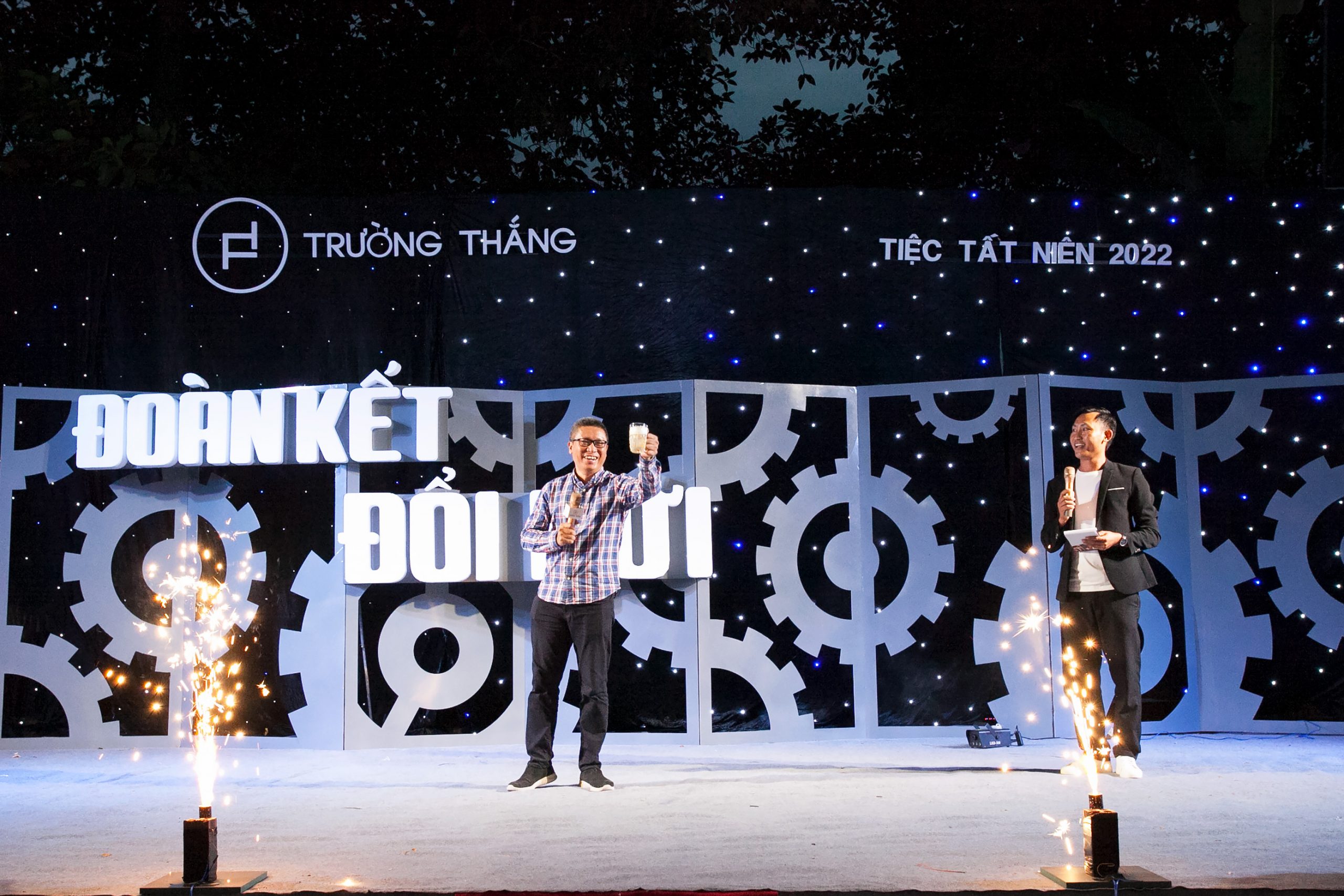 tiec-tat-nien-2022-truong-thang
