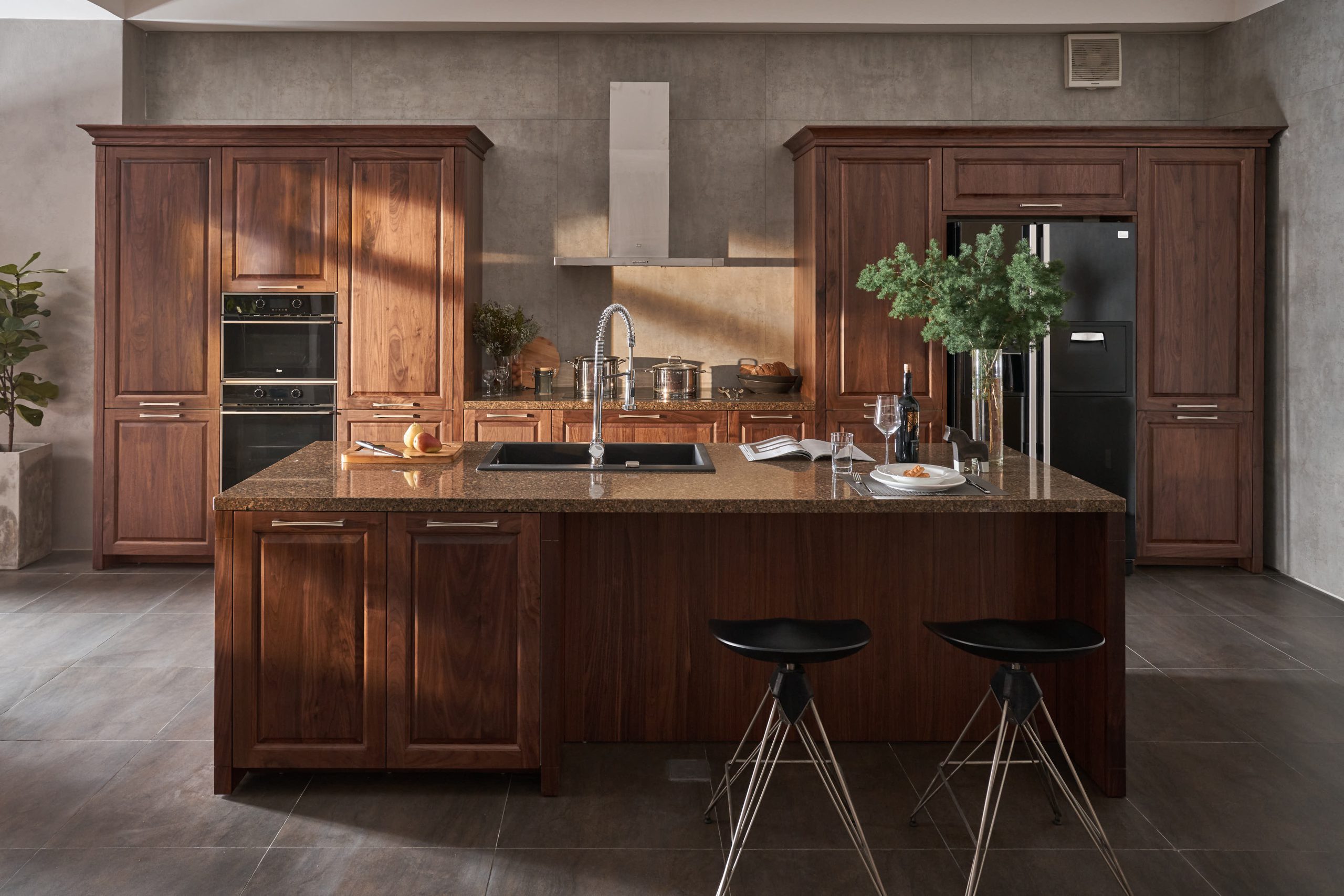 bep-pure-solid-showroom-quan-7