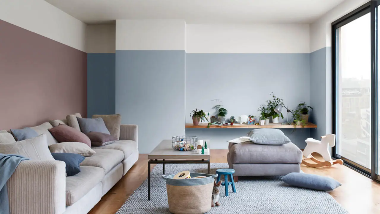 sofa-va-ban-tai-vi-tri-nhin-truc-tiep-voi-cua