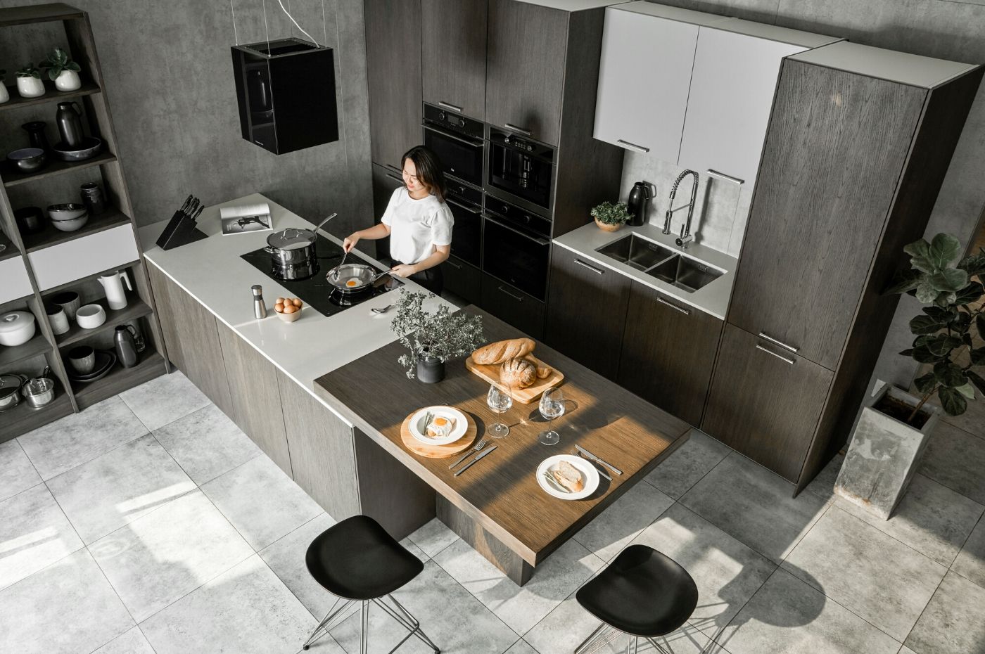 Có nên mua tủ bếp gỗ công nghiệp giá rẻ TPHCM?