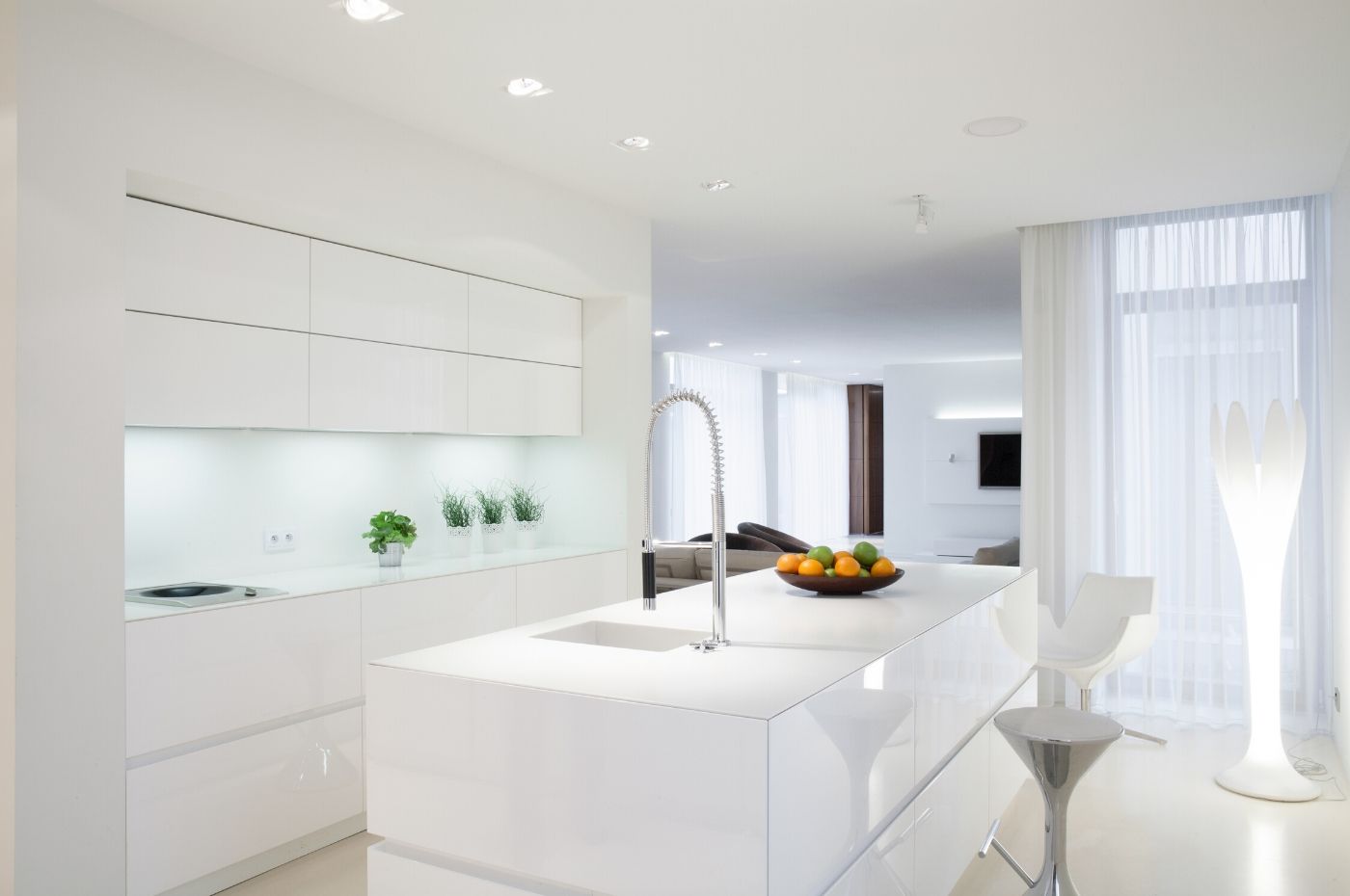 Cùng tìm hiểu về tủ bếp gỗ nhựa acrylic, composite và laminate