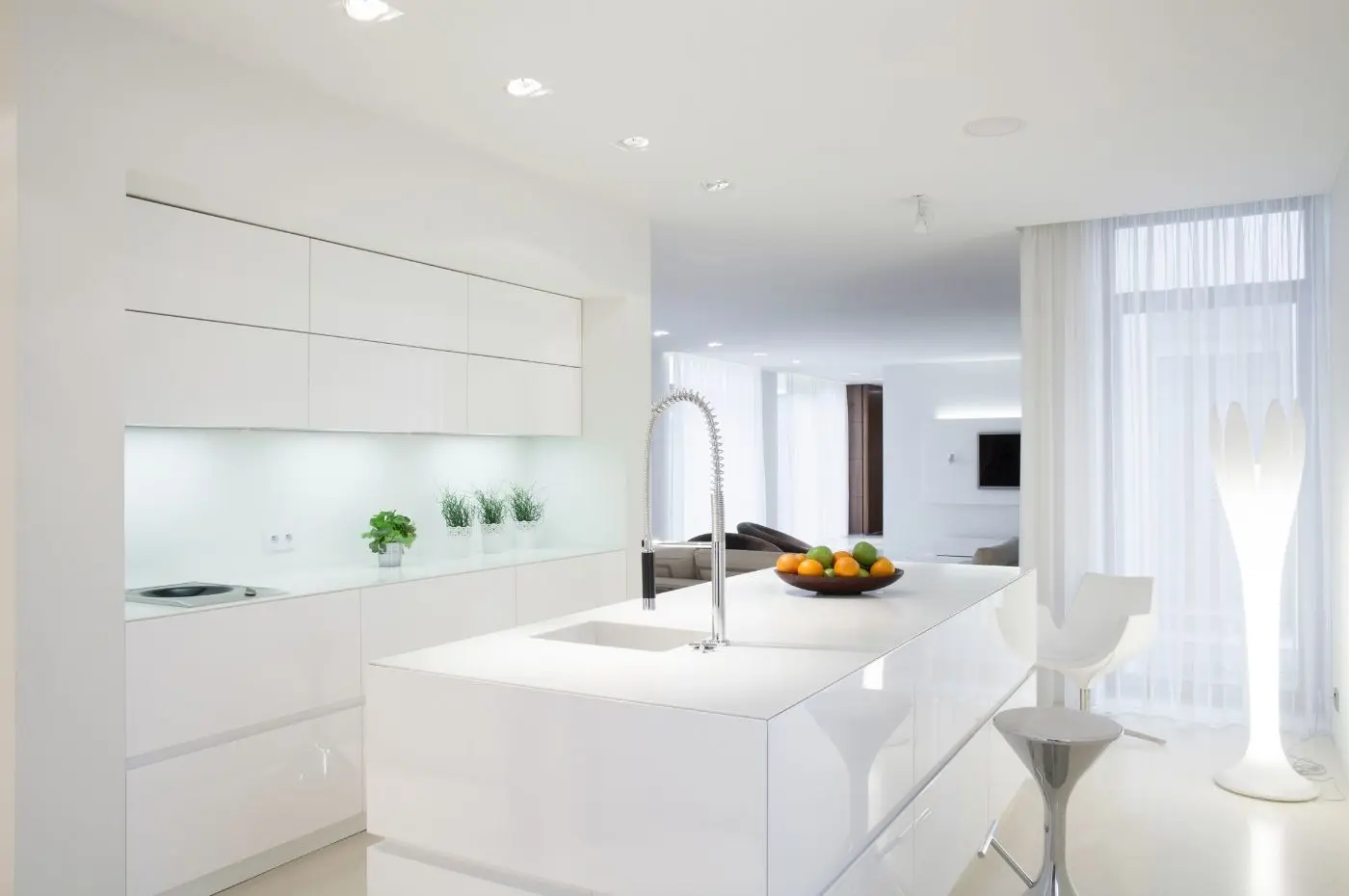 Cùng tìm hiểu về tủ bếp gỗ nhựa acrylic, composite và laminate
