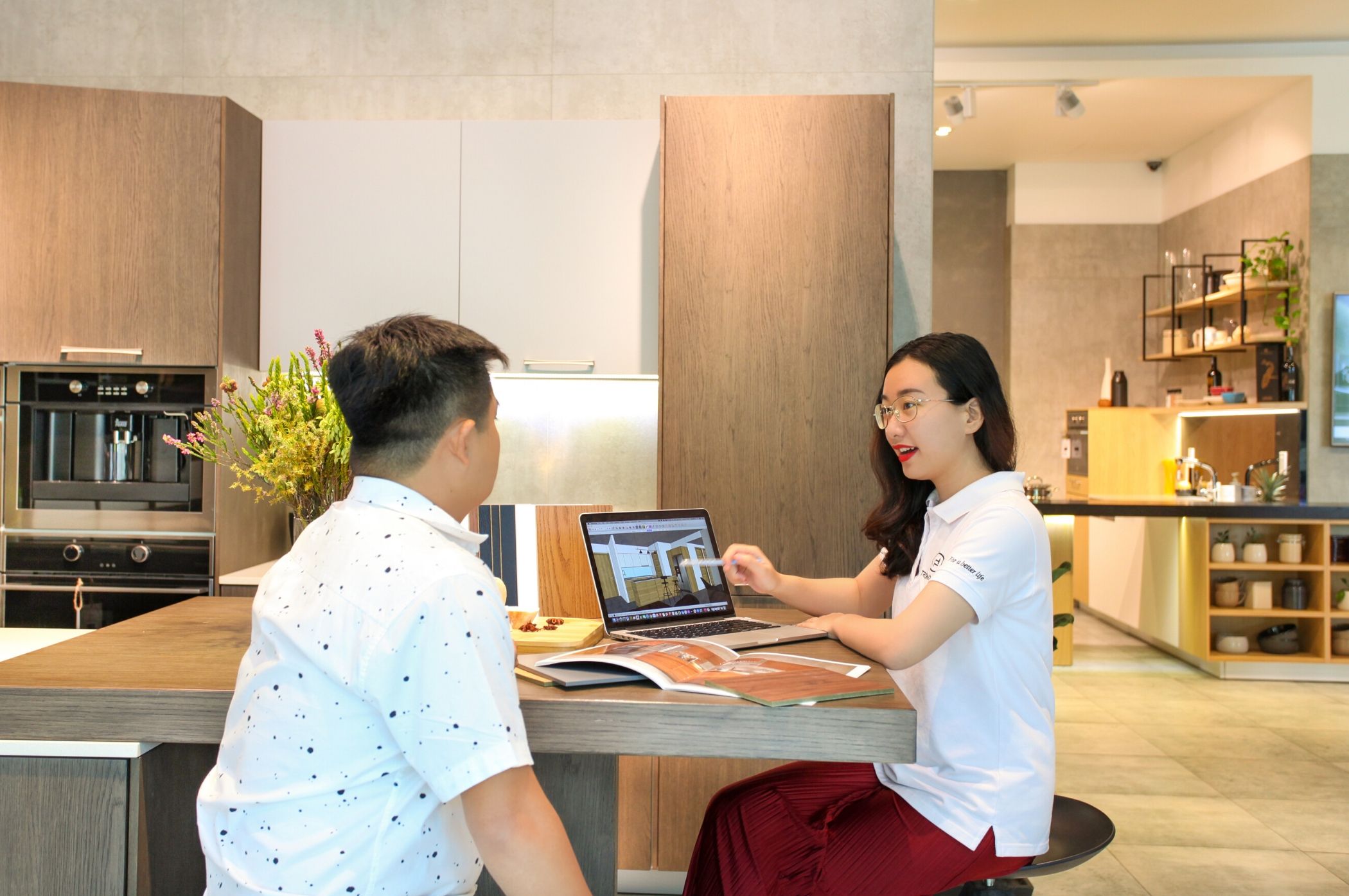Thiết kế nội thất showroom bán hàng thu hút khách