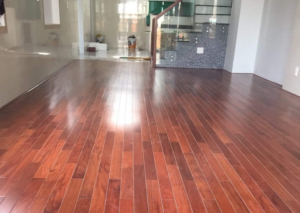 Ưu nhược điểm của sàn gỗ tự nhiên căm xe và sàn gỗ căm xe Lào
