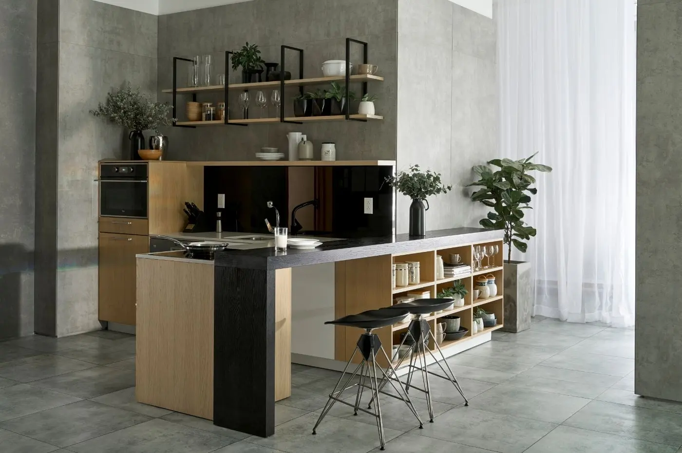 Tủ bếp gỗ dổi vàng đẹp giá bao nhiêu? Có nên lựa chọn tủ bếp bằng gỗ dổi hay không?